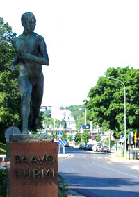 Paavo Nurmen patsas It�isell� Rantakadulla