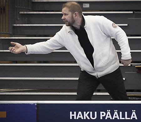 hakupaalla.jpg